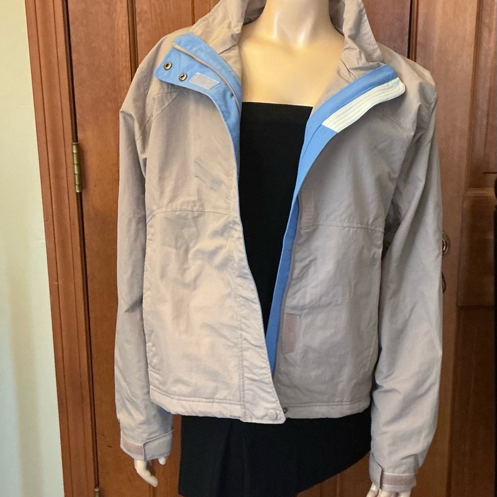 10,000 feet above sea level Women's Stylish beige and Blue wind and rain Jacket